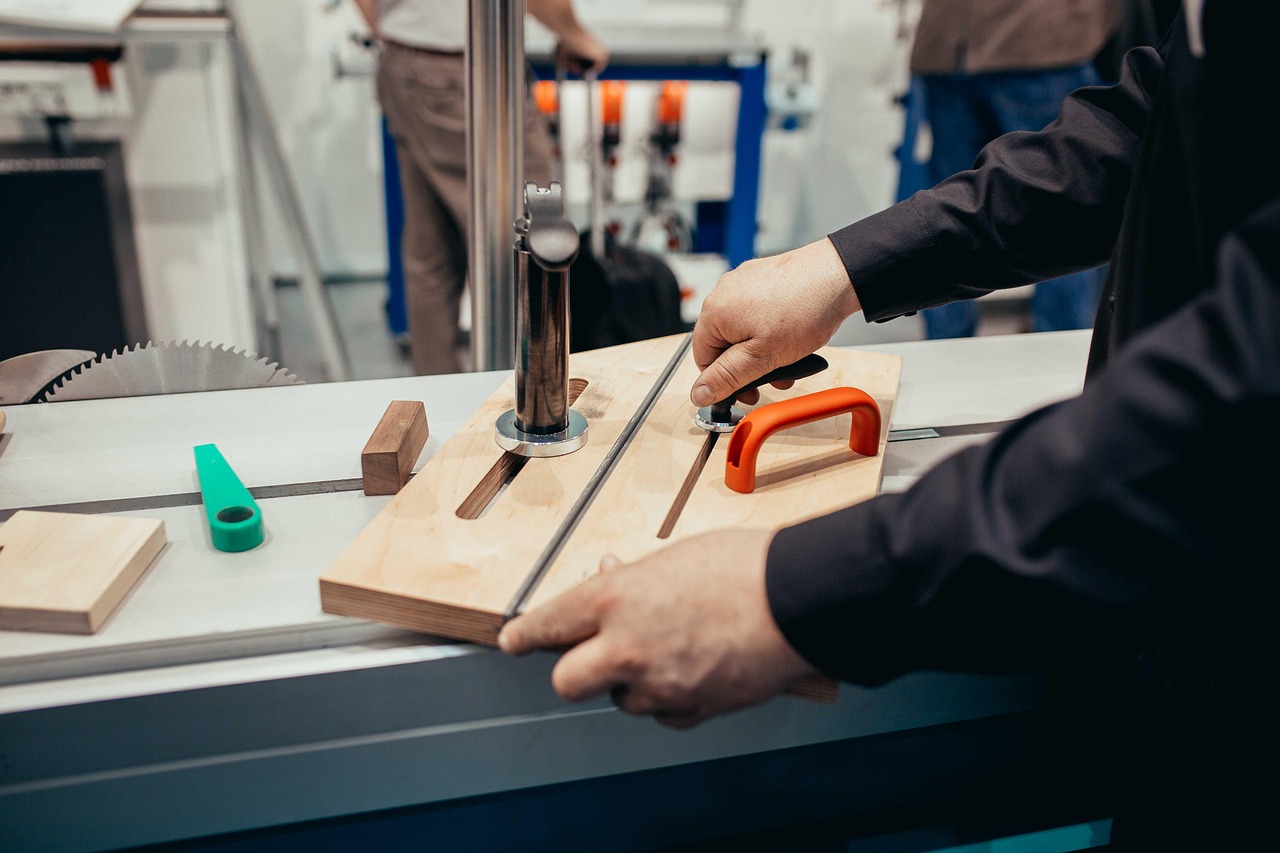 Vx批发小号：实名认证给企业运营带来的影响